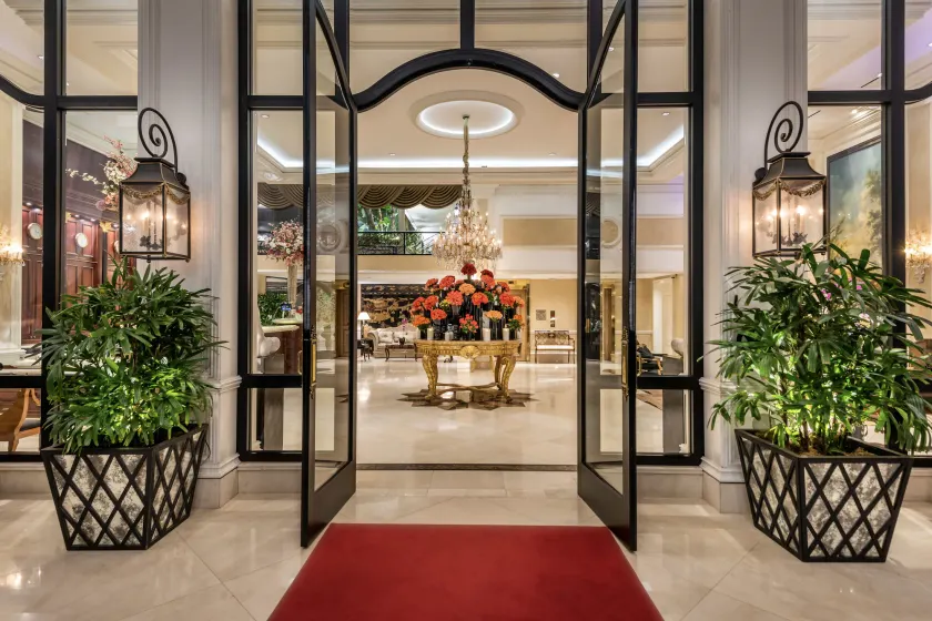 Beverly Hills Plaza Hotel & Spa - Image 1
