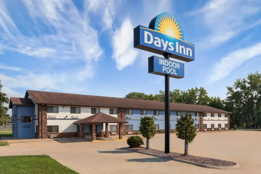 Days Inn by Wyndham Mankato - Image 1