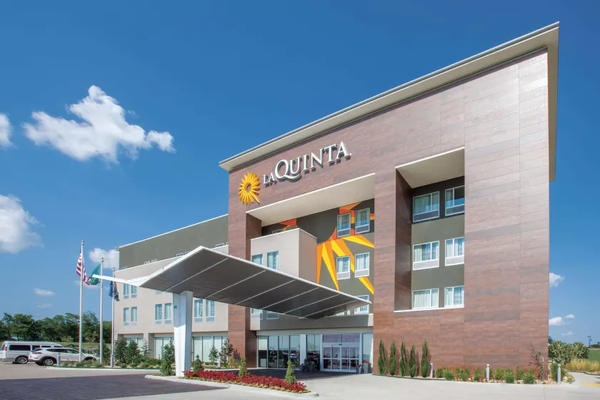 La Quinta by Wyndham Tulsa Broken Arrow - Image 1