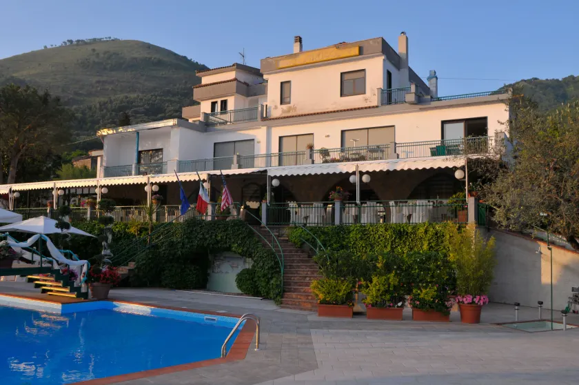 Hotel Diecimare - Image 1
