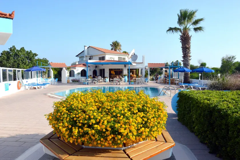 Muses Hotel - Image 1