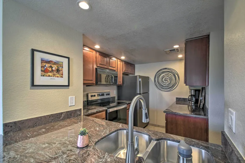 Pool, Golf Course View: Scottsdale Condo - Interiør