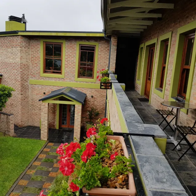 Port Del Mar Guesthouse - Image 1