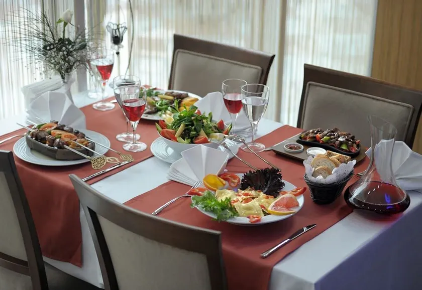 Rhiss Hotel Bostanci - Image 1