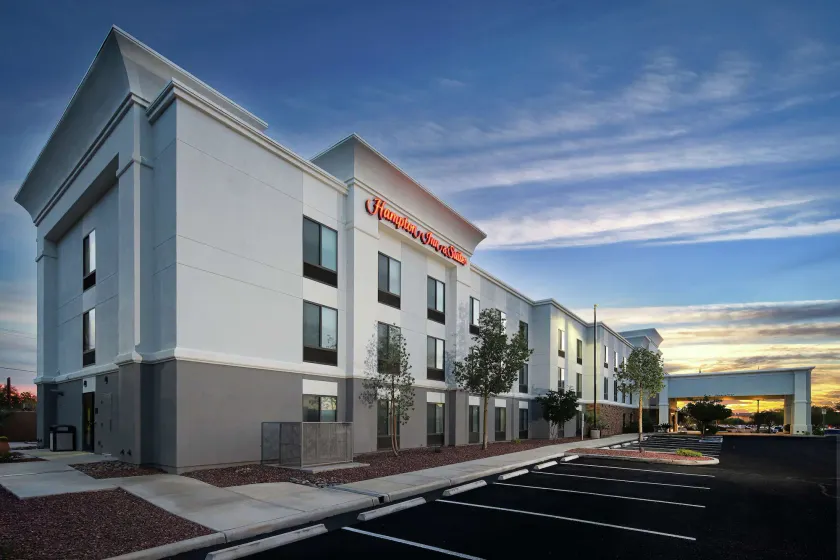 Hampton Inn & Suites Tucson East/Williams Center - Image 1