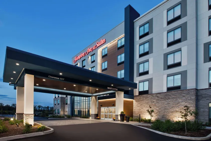 Hampton Inn & Suites By Hilton Indianapolis South Greenwood - Image 1