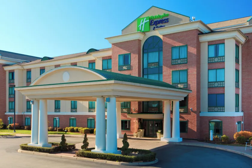 Holiday Inn Express Hotel & Suites Warwick-Providence Airport by IHG - Image 1