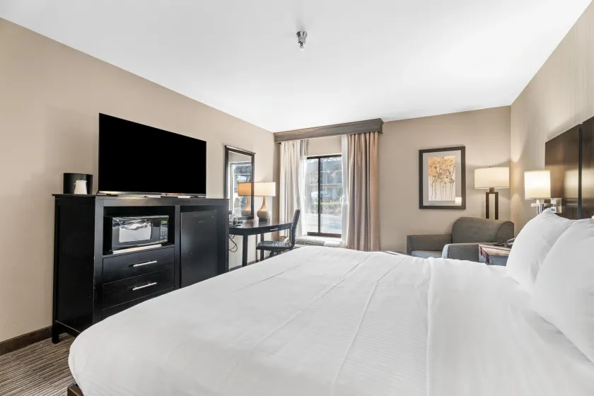 Best Western Courtview Hotel - Image 1