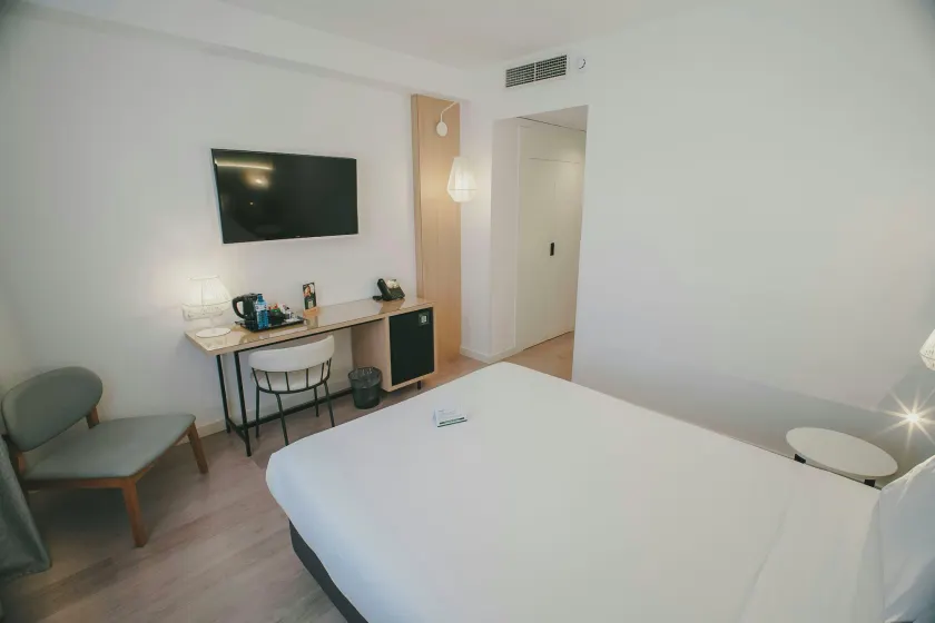 Sercotel Carlos III - Image 1