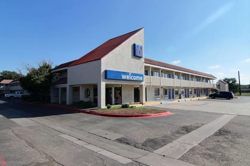 Motel 6-Amarillo, TX - Airport - Image 1