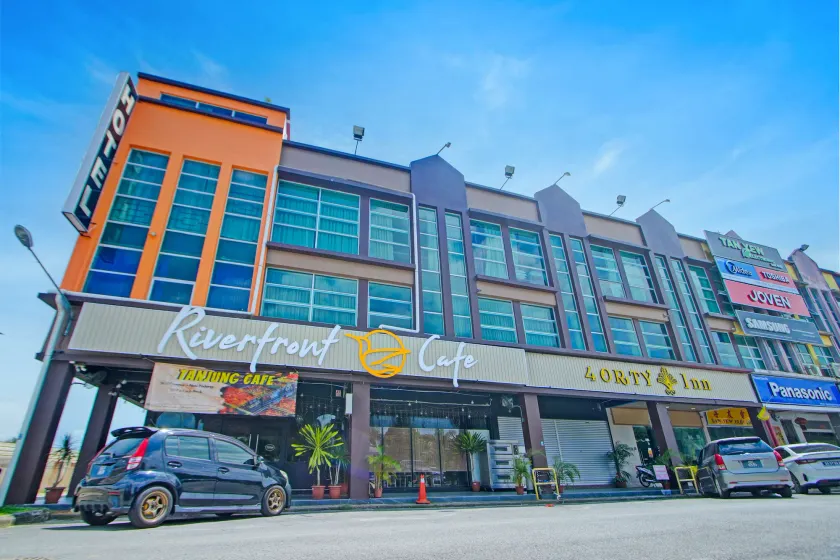 Collection O Near Tanjung Batu Formerly 4orty Inn - Image 1