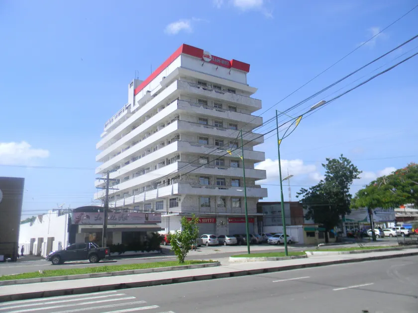 Boulevard Slaass Flat Hotel - Image 1