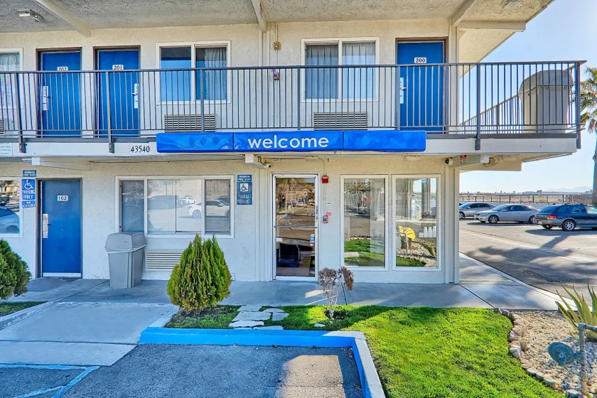 Motel 6-Lancaster, CA - Image 1
