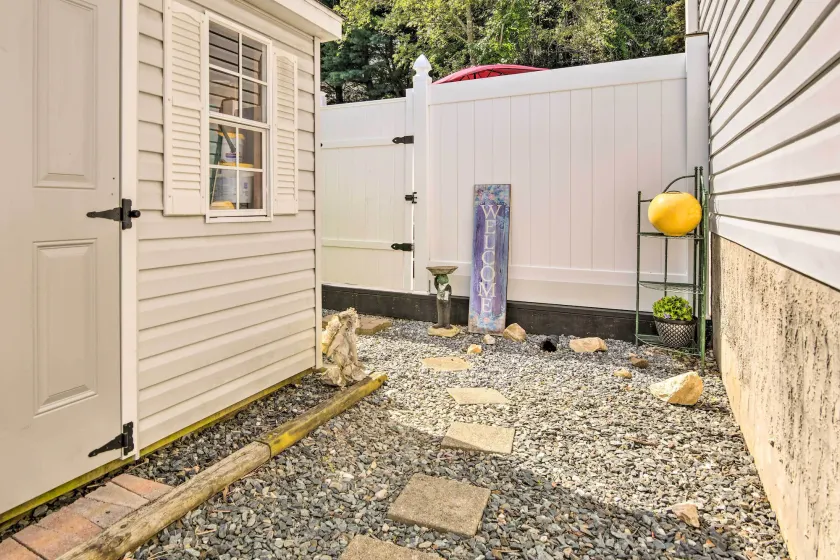 Bel Air Apartment w/ Pool ~ 2 Mi to Main St - Interiör