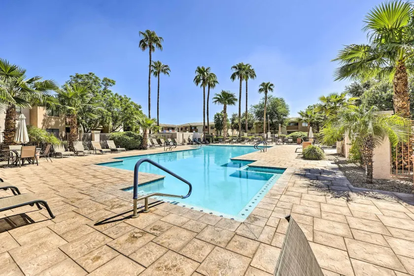 Bright Phoenix Condo - 3 Mi to State Farm Stadium! - Image 1