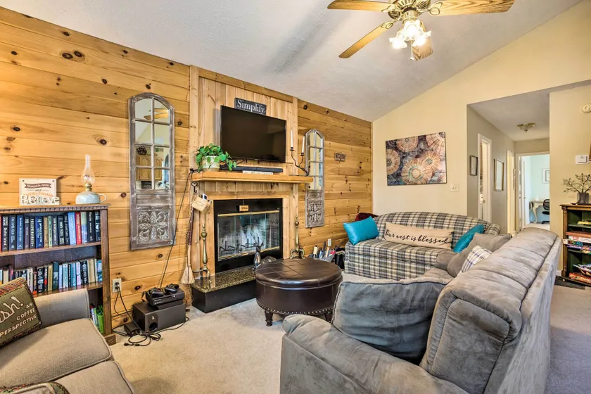 Bring a Pet: Cozy Burnsville Cottage w/ Fire Pit! - Image 1