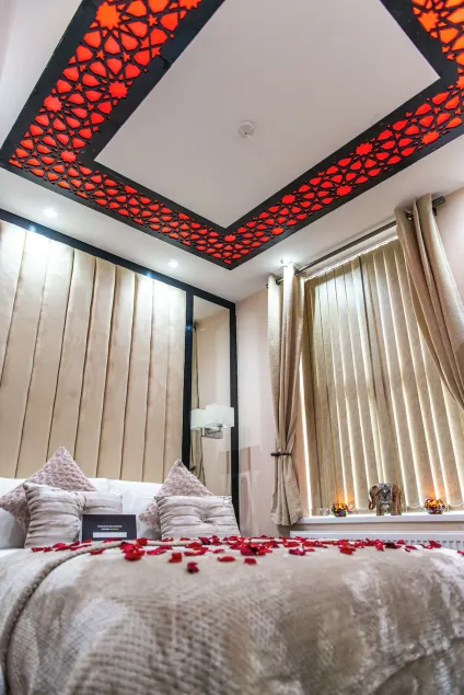 Velmora Suites Bradford - Image 1