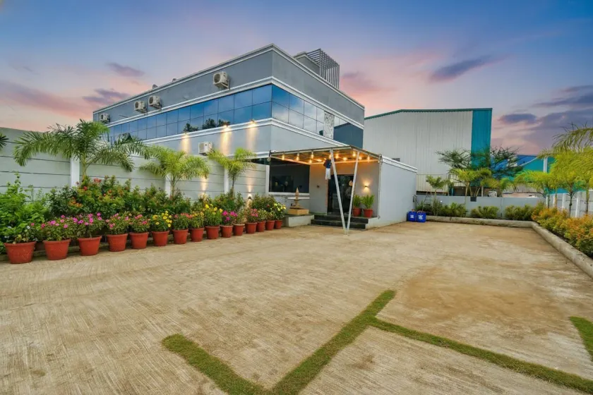 FabHotel Tiru Rooms - Image 1