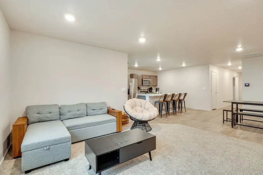 Walk to The Plains Golf Course: Getaway in Cheney! - Image 1