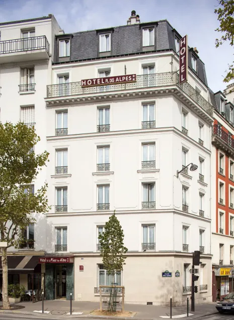Hôtel de la Place des Alpes - Image 1