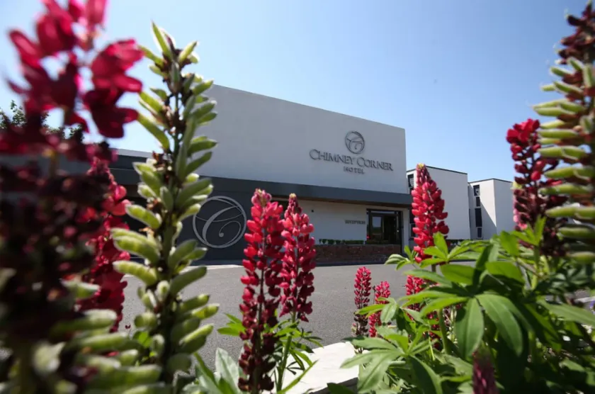 Chimney Corner Hotel - Image 1