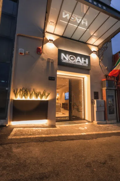 Noah Gate Hotel & Suites - Image 1