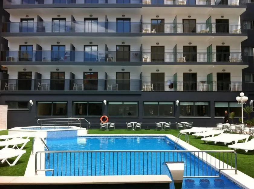 Hotel Melina - Image 1