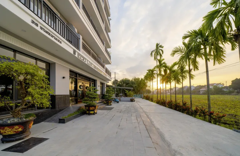 Eco Lux Riverside Hotel & Spa - Image 1