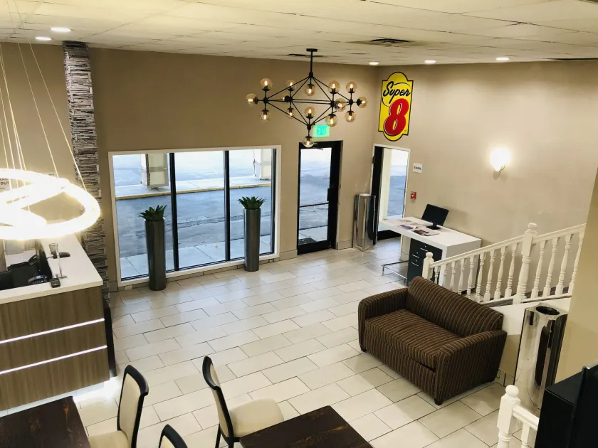 Red Carpet Inn - Lobby