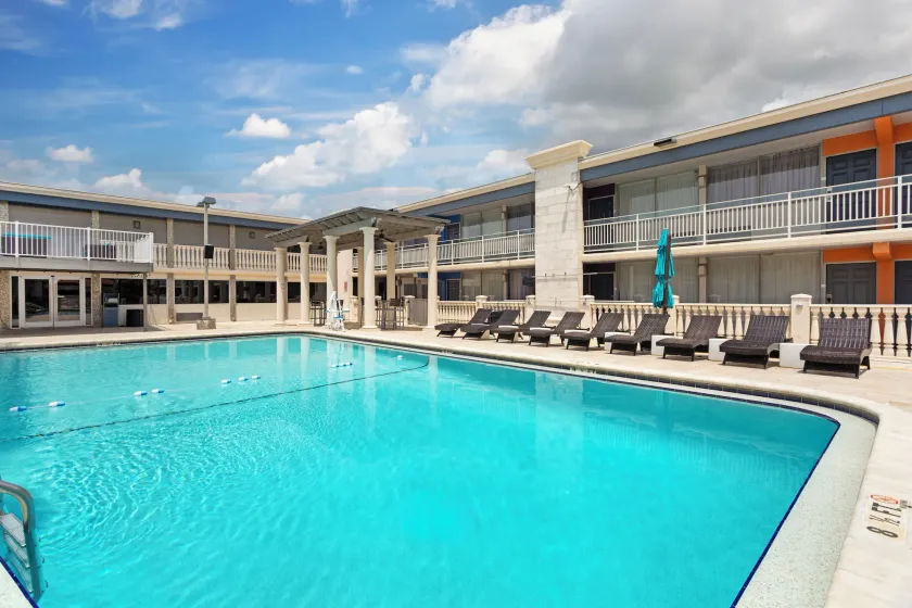 Quality Inn and Conference Center Tampa-Brandon - Image 1