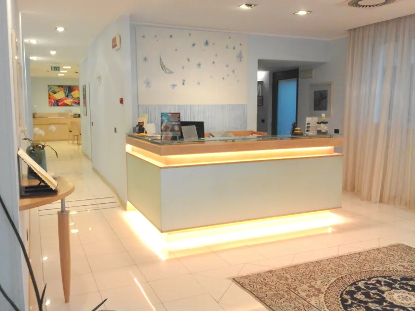 Hotel Chiaraluna - Lobby