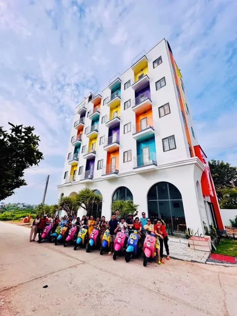 Nang Hotel Dao Phu Quy - Image 1