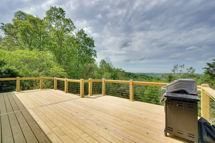 Group Getaway Near Dale Hollow Lake w/ Hot Tub - Image 1