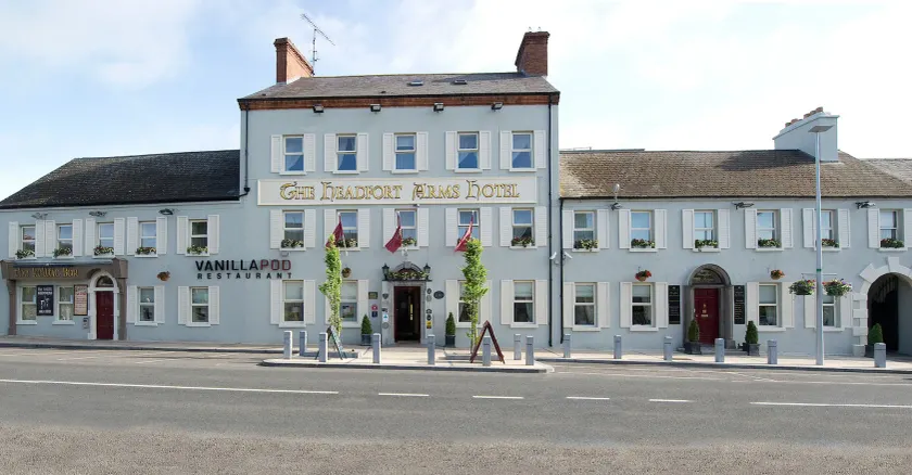 Headfort Arms Hotel - Image 1