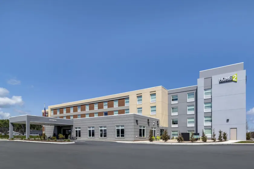 Home2 Suites by Hilton Bangor - Image 1