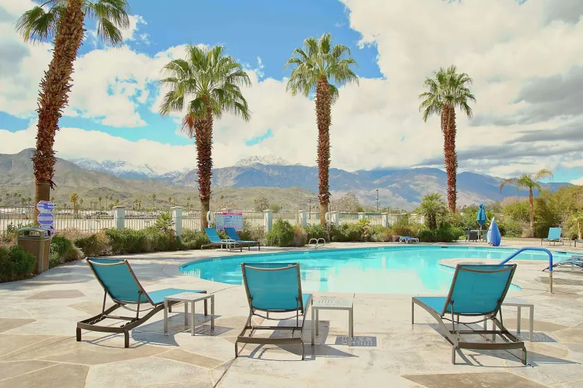 Hampton Inn & Suites Cathedral City - Image 1