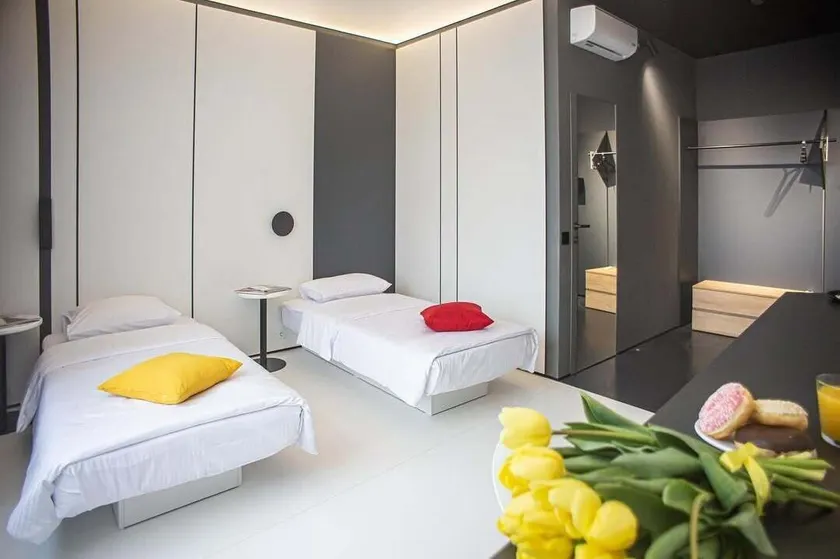 Sunday Hotel - Image 1