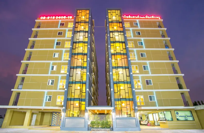 The Island Resort - Image 1
