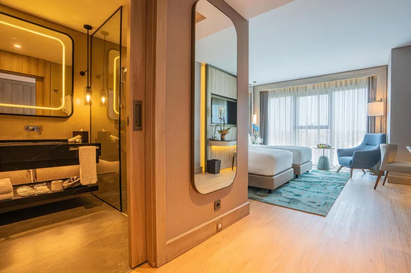Radisson Hotel Istanbul Merter - Image 1
