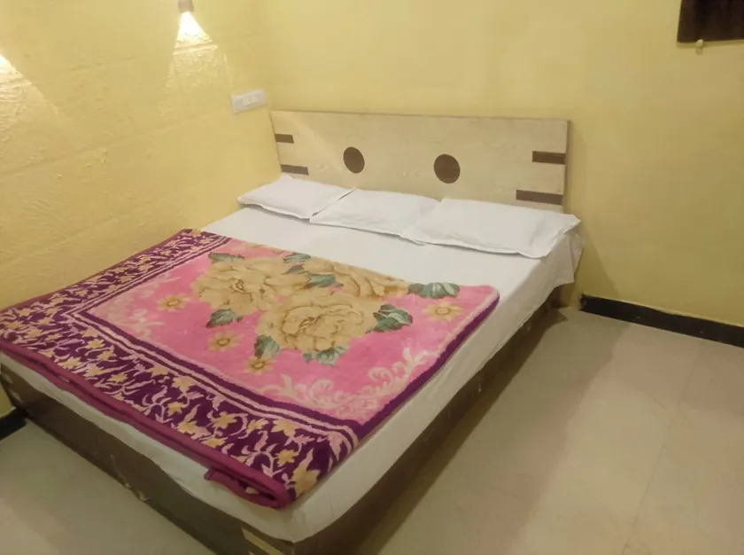 Hotel Maa Tulsi Guest House - Image 1