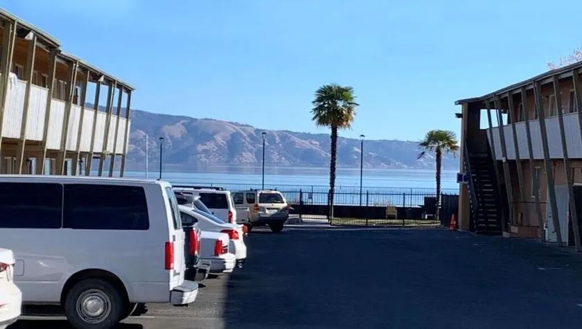 Anchorage Inn Lakeport - Image 1