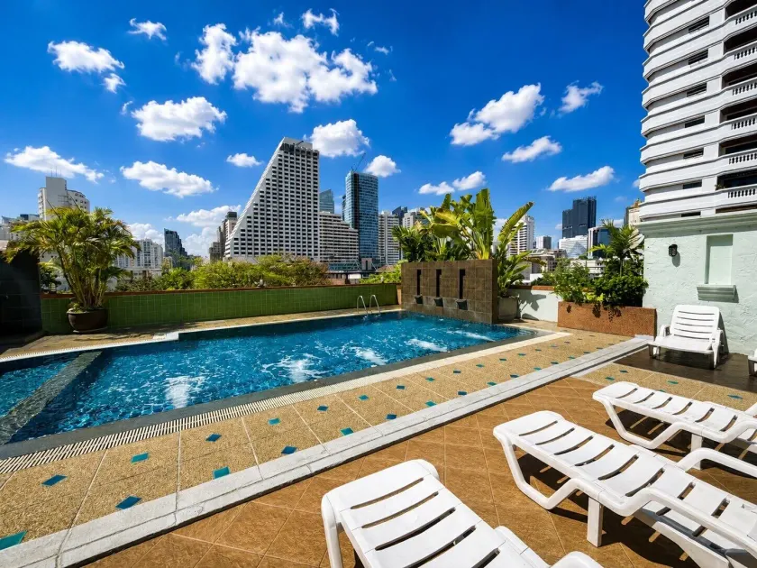 Woraburi Sukhumvit Hotel - Image 1
