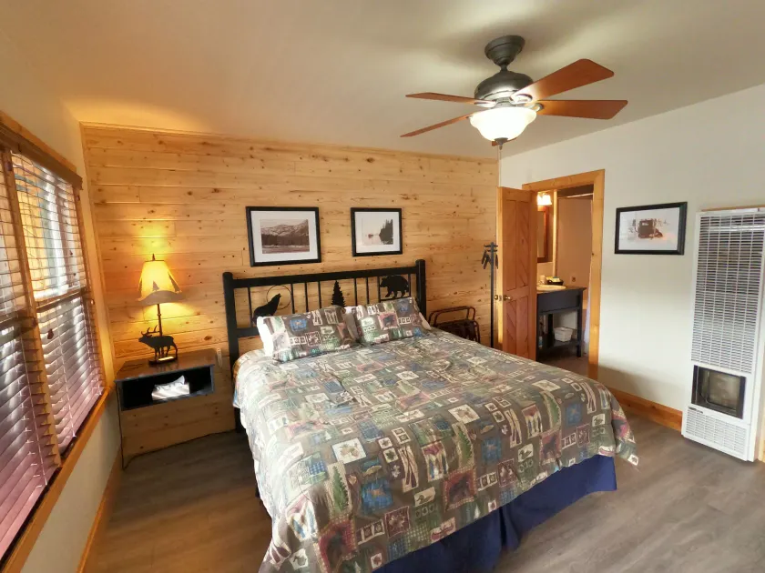 CREEKSIDE LODGE - Image 1