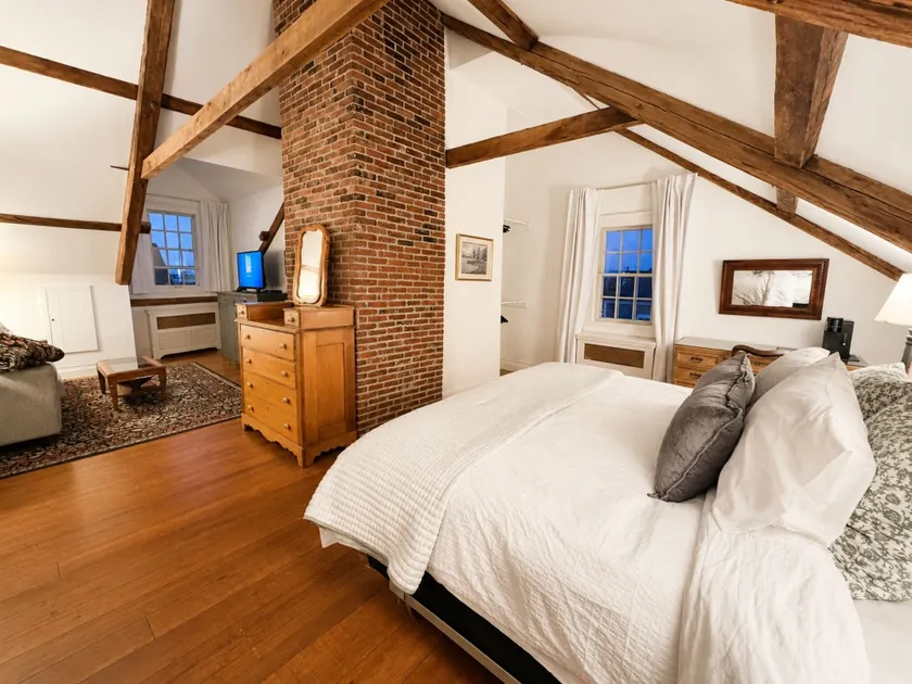 Windsor House Inn - Image 1