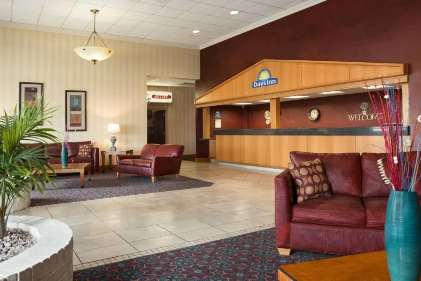 Days Inn by Wyndham Rock Falls - Lobby