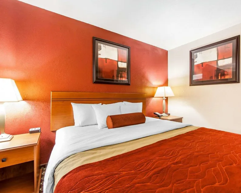 Quality Inn Seaman - Image 1