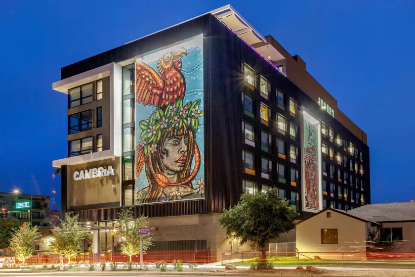 Cambria Downtown Phoenix Convention & Airport Hotel - Image 1