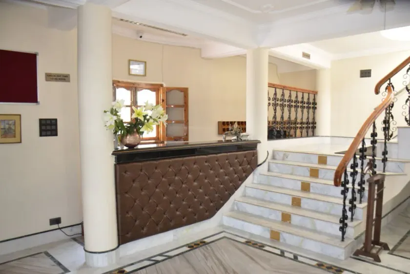 Hotel Winsum Hill Solan - Reception
