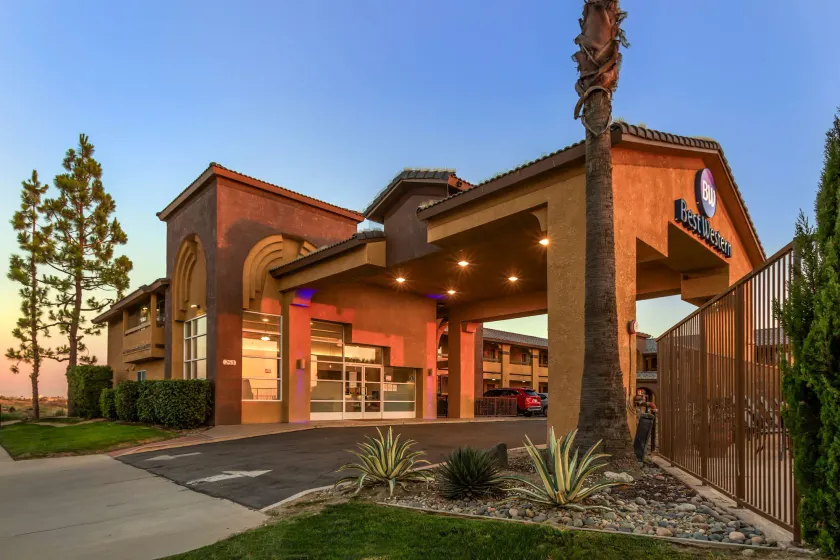 Best Western Heritage Inn - Image 1