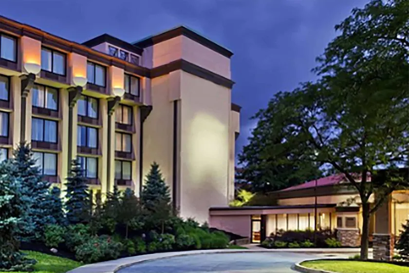 Ramada by Wyndham Cleveland Independence - Image 1